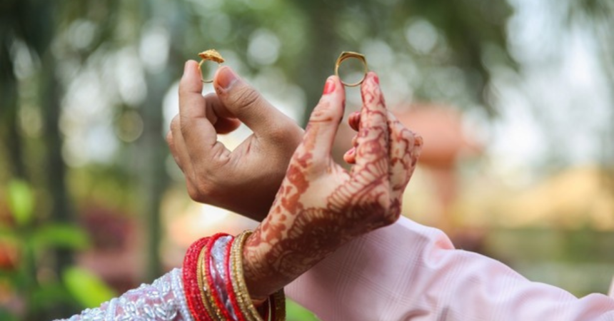 What key characteristics define popular styles of pre-wedding photoshoots you should consider?
