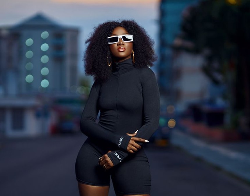 kinky curly hiar