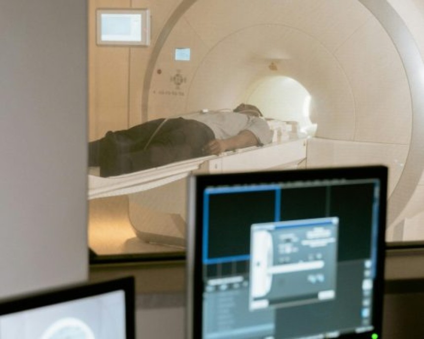 difference between ct vs mri brain