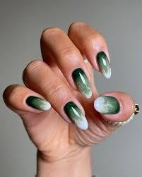 green nails