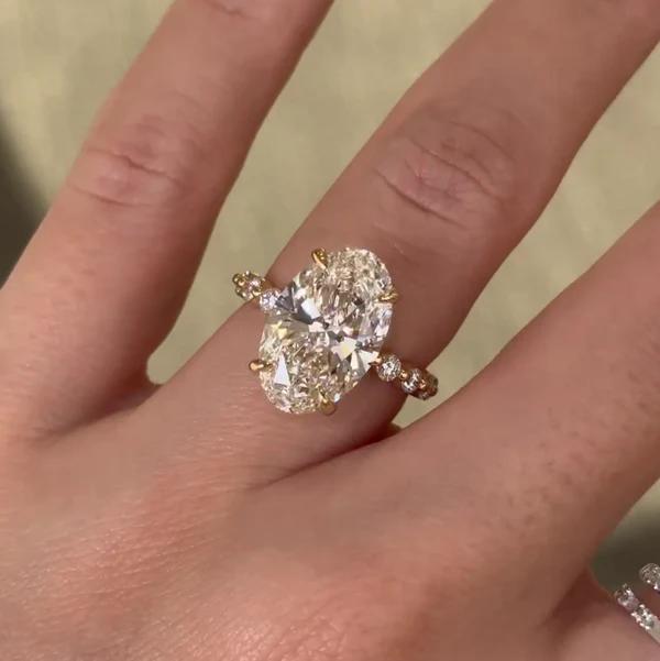 A Complete Guide to Lab Grown Diamond Engagement Rings