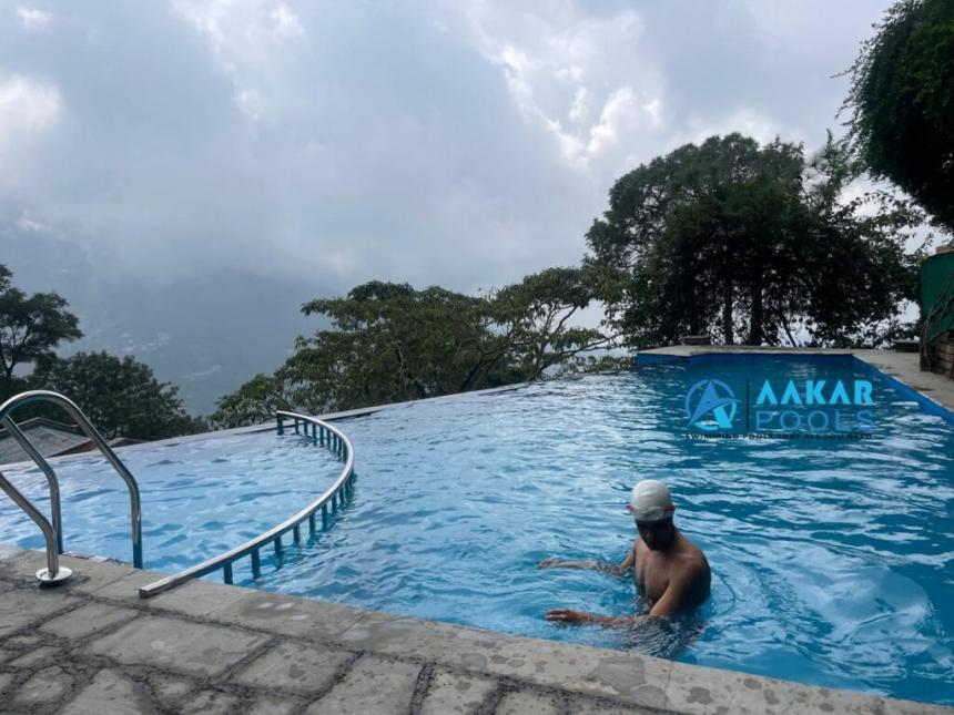 Which Manufacturer Builds Hydro Therapy Plunge and Fitness Lap Pools in India