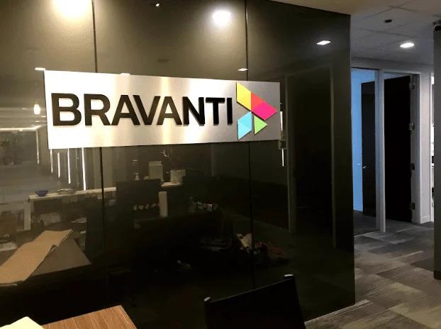 Windy City Signs and Graphics Explains the Value of Custom Office Lobby Signs for Chicago Commercial Spaces