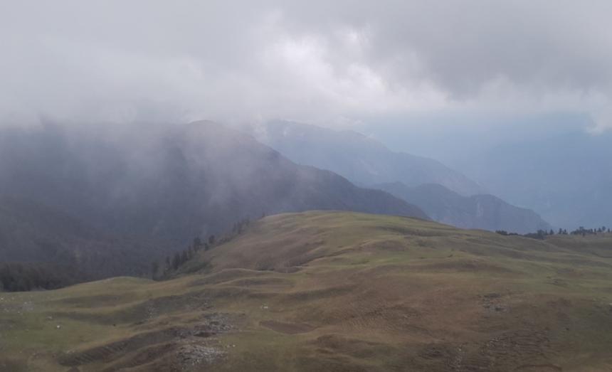 Brahmatal Trek – Snow Trek in Uttarakhand with Stunning Himalayan Views