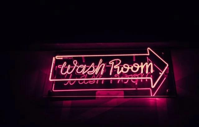 Vinyl Wall Decals Tampa: How Amazing Signs Helps Restaurants and Hospitality Venues Stand Out in Ybor City
