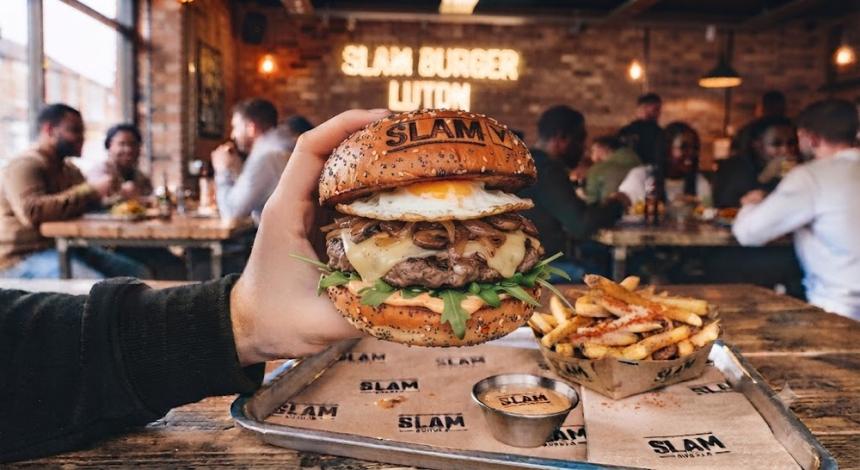 Why Gourmet Burgers Are Worth Trying in Luton