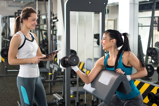 How Personal Trainers Help Women Build Strength and Confidence